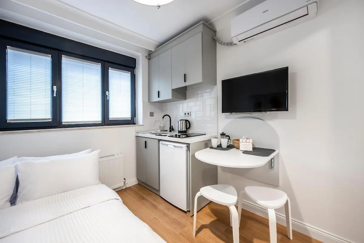 Living In The Heart Of The Beyoglu Apartment Istanbul 0*,  Turkey
